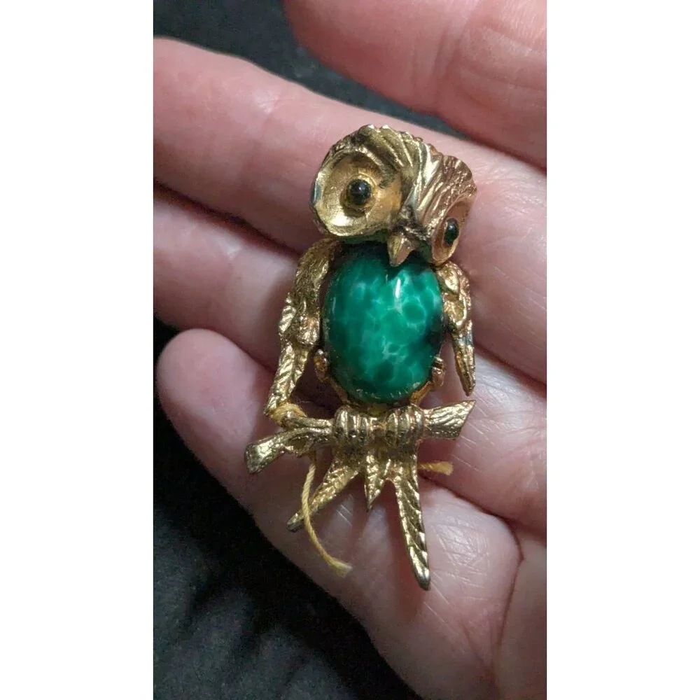 Vintage‎ Hattie Carnegie Owl Brooch With Faux Green Gemstone & Goldtone Finish